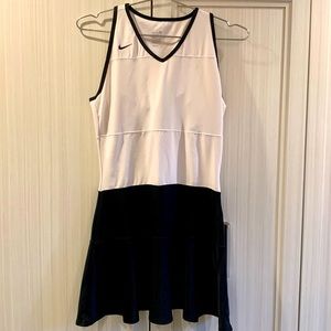 Like new NIKE black/white dress!